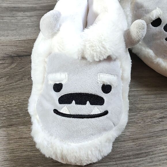 Brand New Old Navy Size Medium Faux Fur Critter Gender Neutral Slippers For Kids - Picture 2 of 5